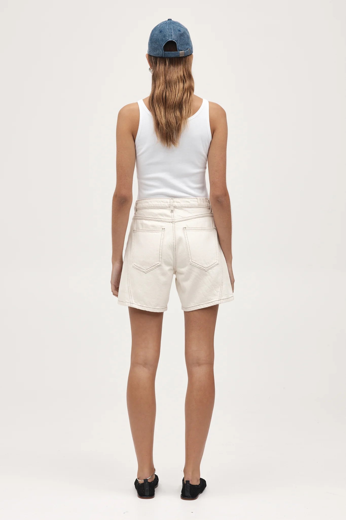 Curve Seam Short