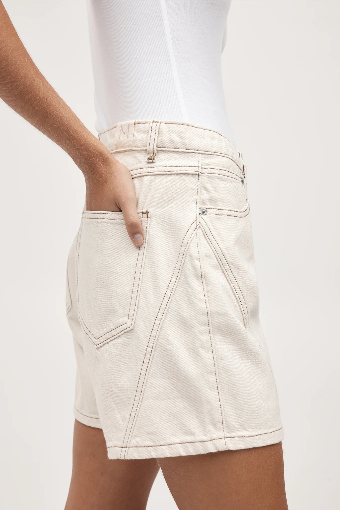 Curve Seam Short