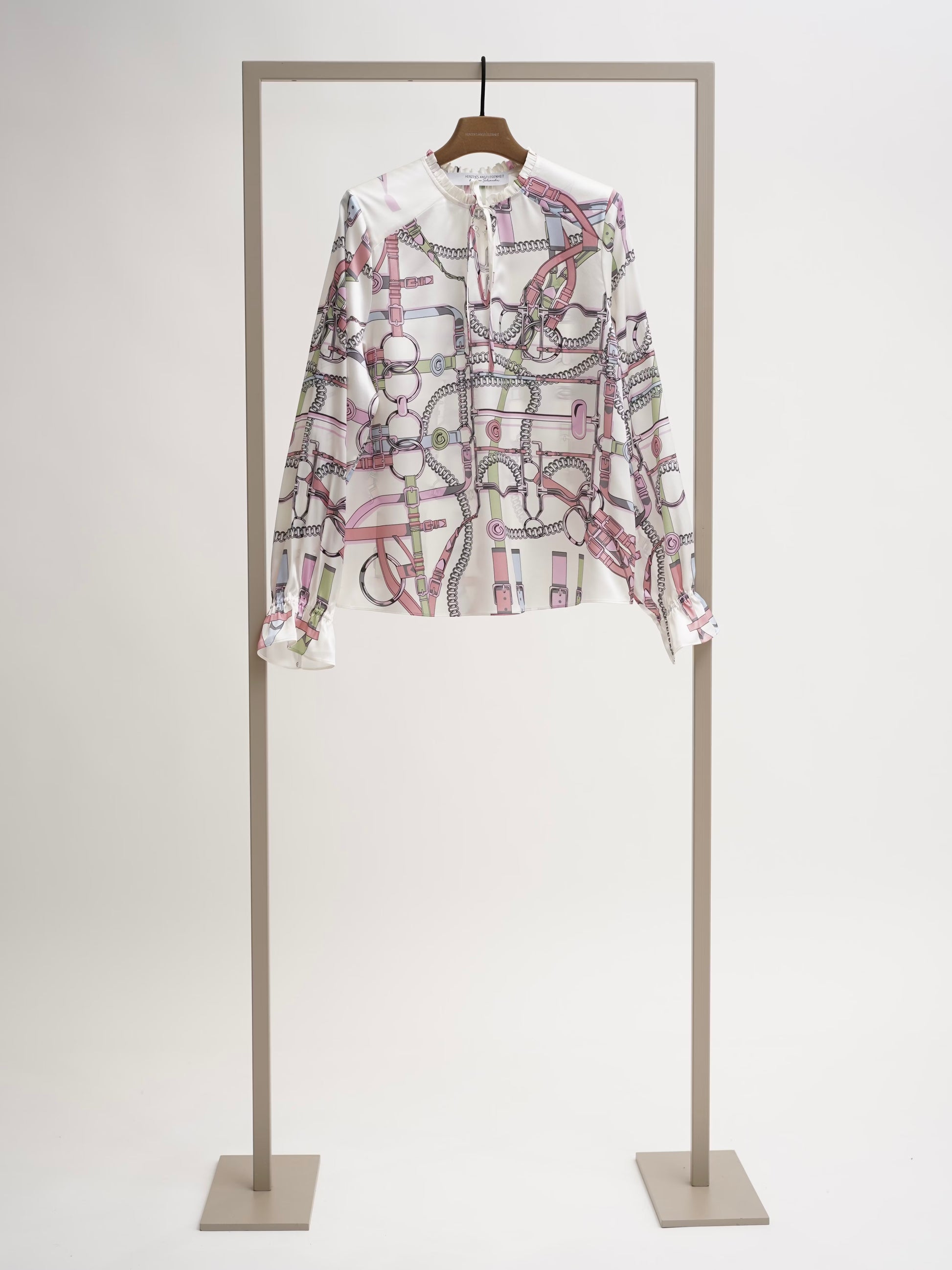 Blouse 6171 - Chains and belts