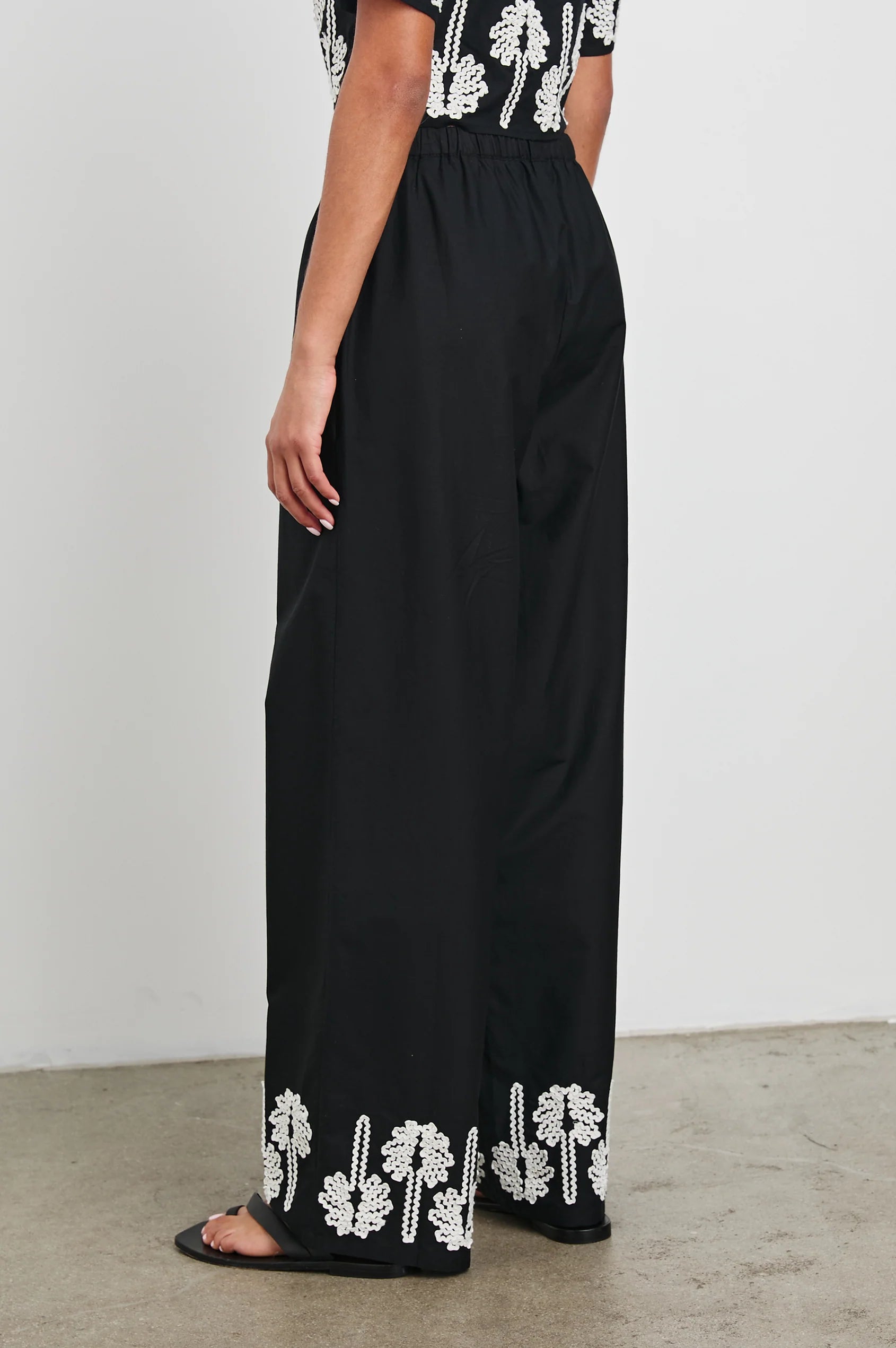 Emmie Pant - Black/Ivory Palm Trees
