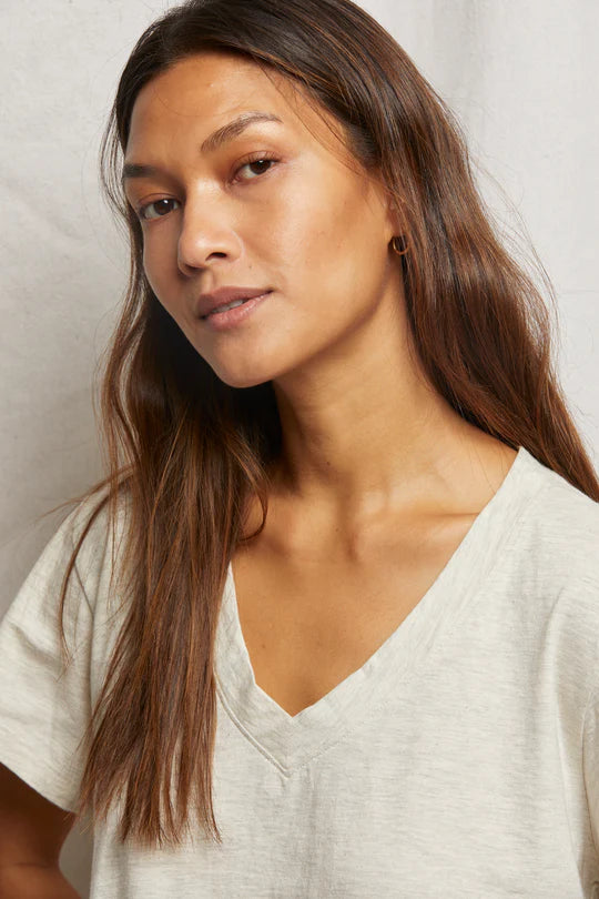 Hendrix Basic Vee - Oatmeal