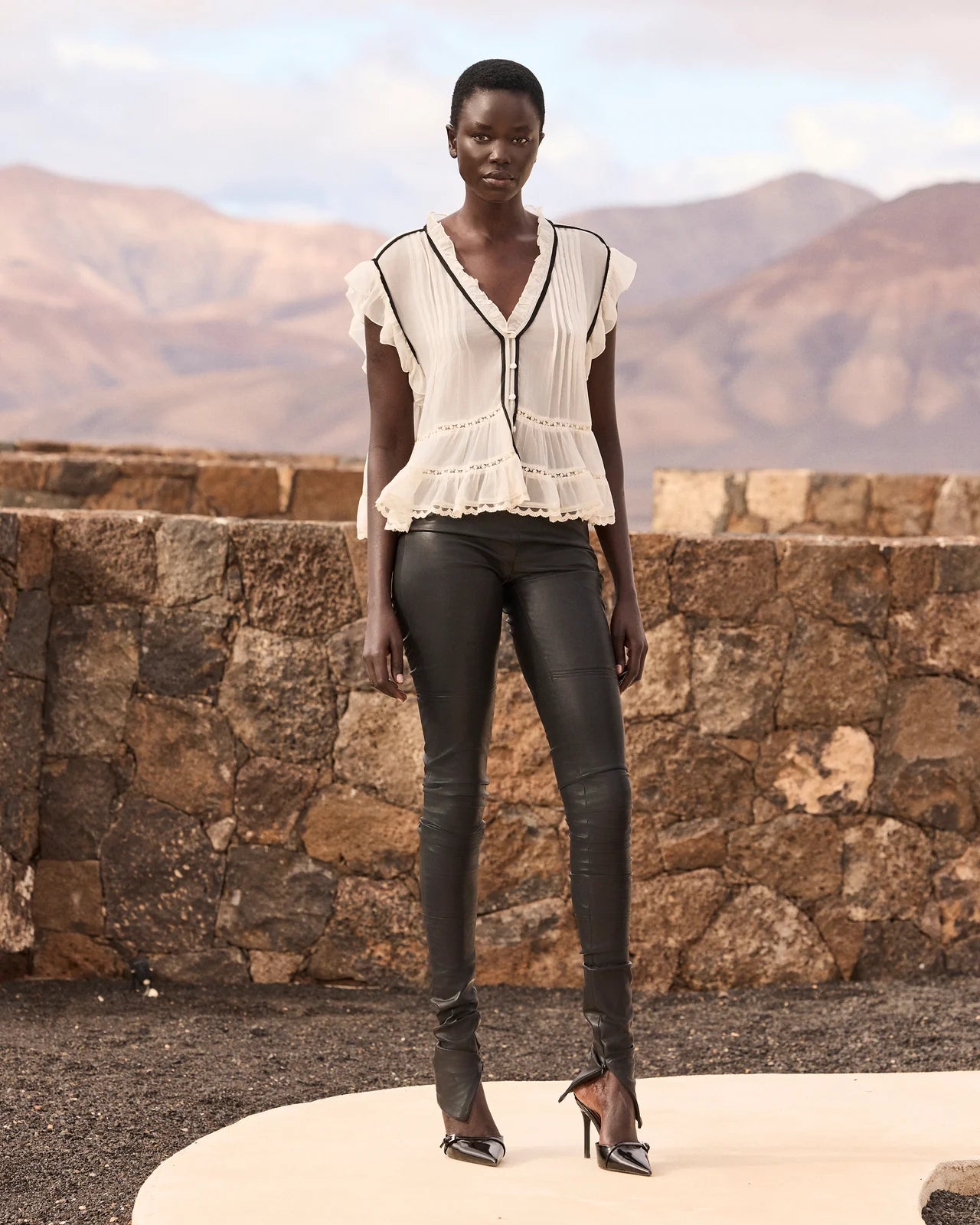 Bolly Black/Ecru Top