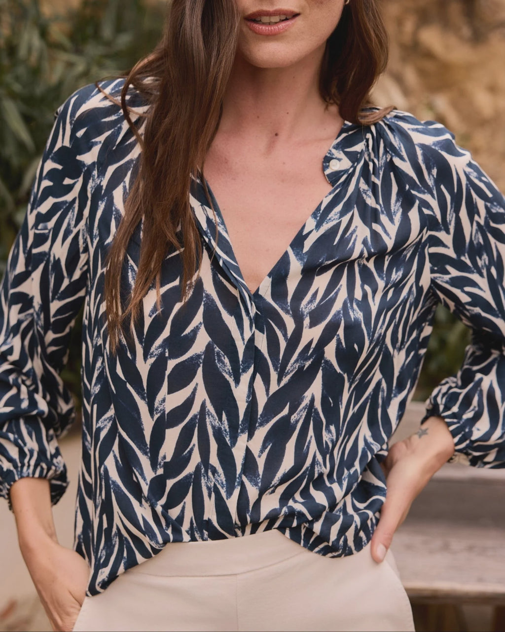 Long Sleeve Shirred Raglan Shirt - Navy leaves