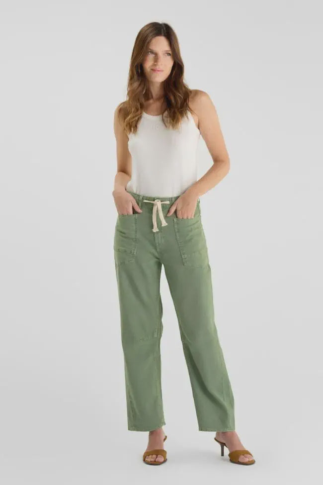 Madie Jean.- Hedge Green