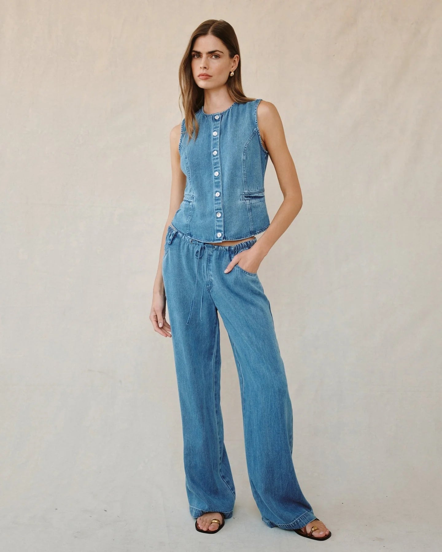 High Neck Fitted Vest - Medium Vintage